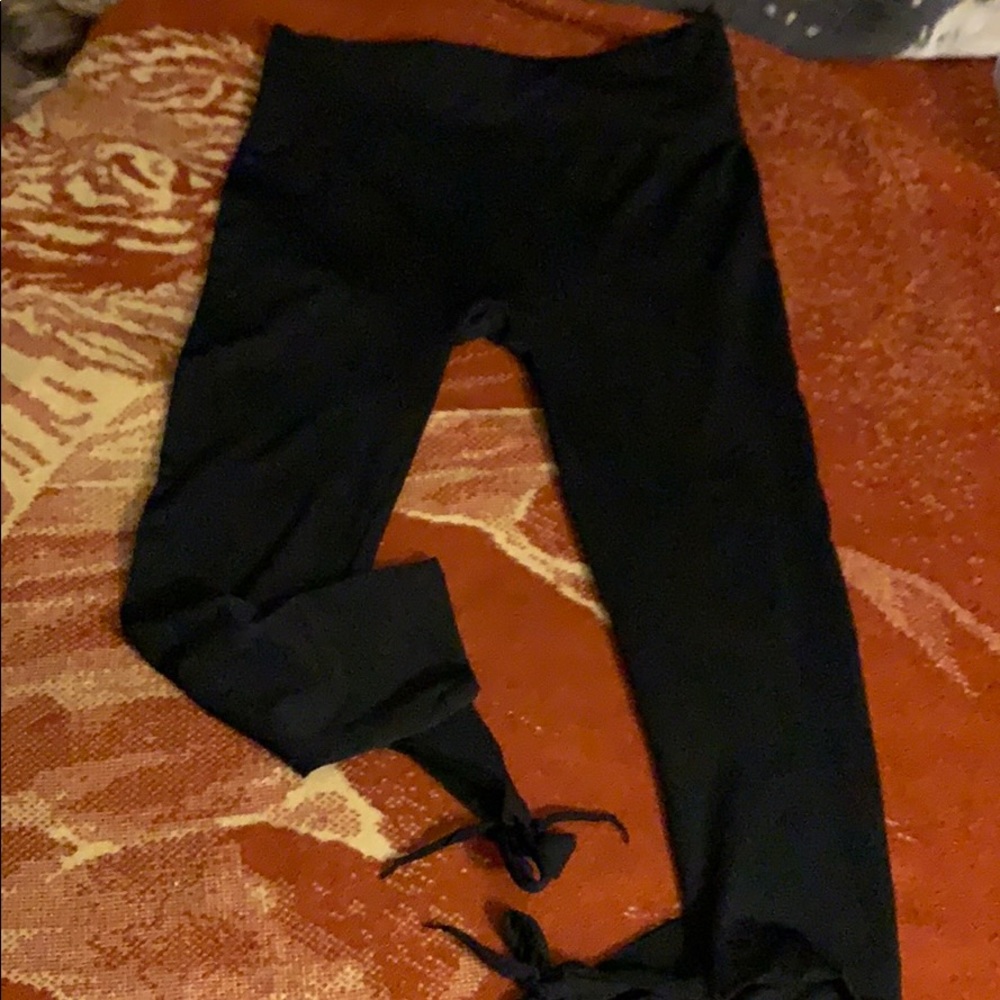 Women’s Black tie crop Leggings Sz L/XL